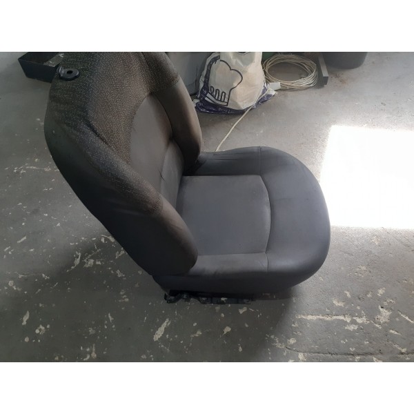 Banco Dianteiro Esquerdo Renault Clio Usado 2 Portas